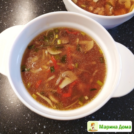 Суп с лапшой в азиатском стиле